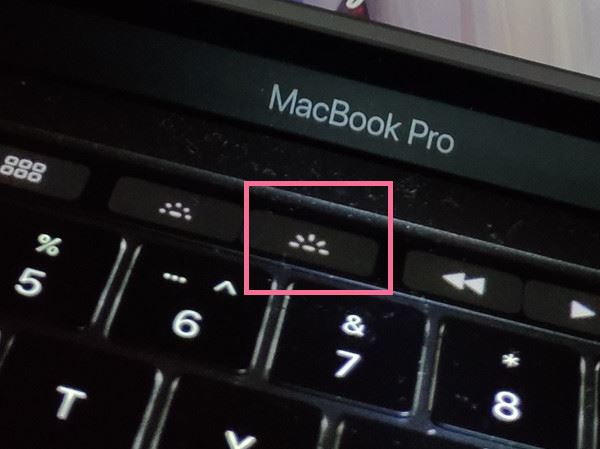 苹果笔记本键盘灯光如何打开
