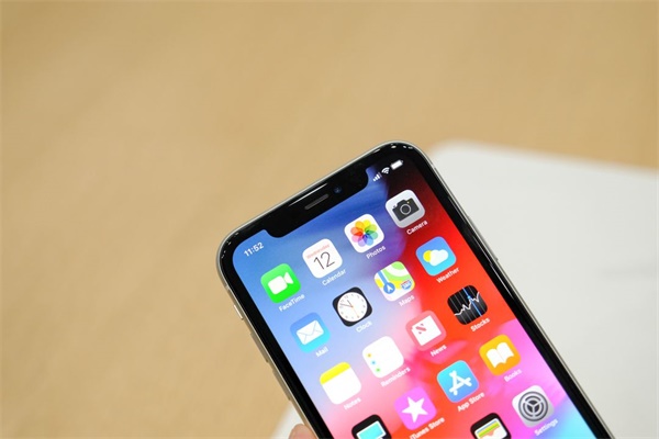 为什么iPhone XR比iPhone X便宜